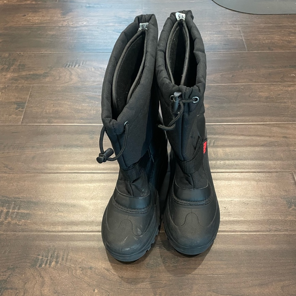 Men’s 7.5 snow boots